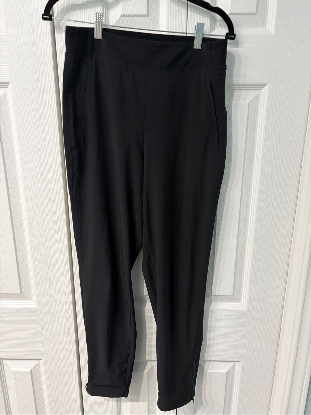 Athleta Zip Ankle Jogger With Pockets - Size 2